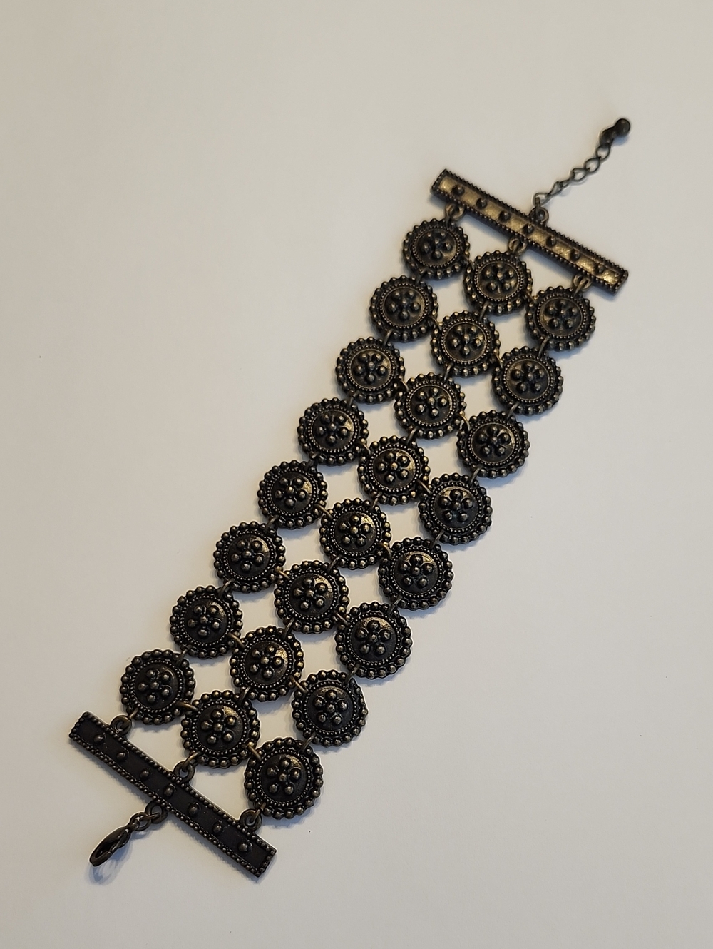 Avon Decorative Disc Link Bracelet